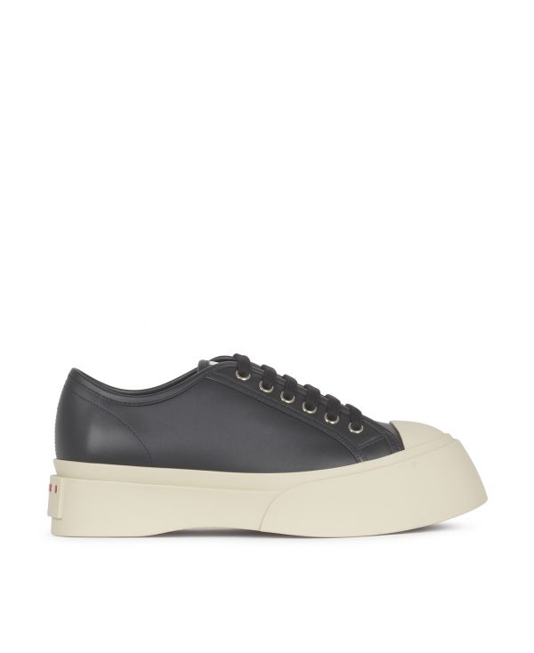 Pablo low top lace-up sneaker in smooth leather