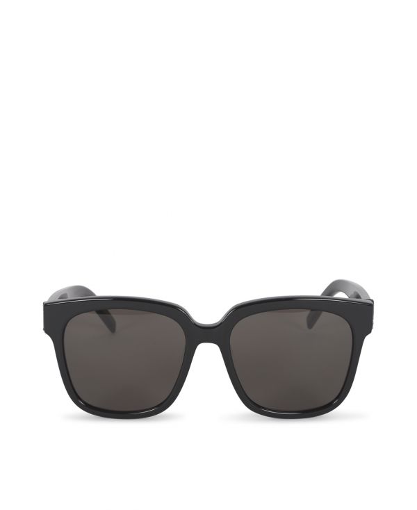 Sunglasses with thick frames