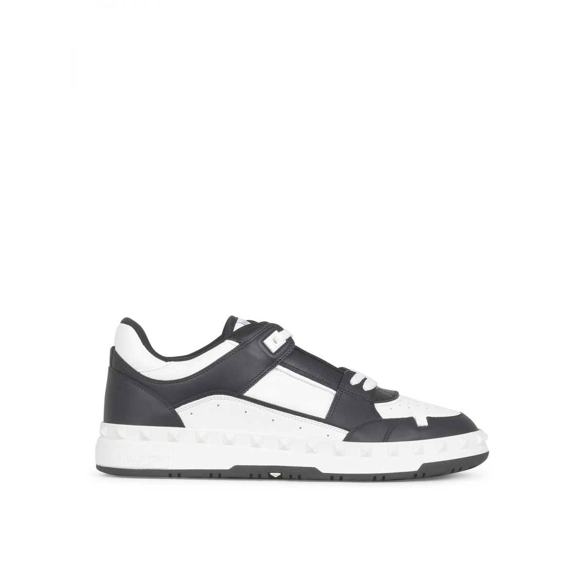 Valentino - Freedots XL low-top trainers in calf leather